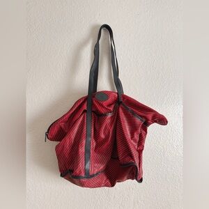 70’s-80’s Vintage Gucci Anniversary Collection Red and Navy Large Slouchy Tote
